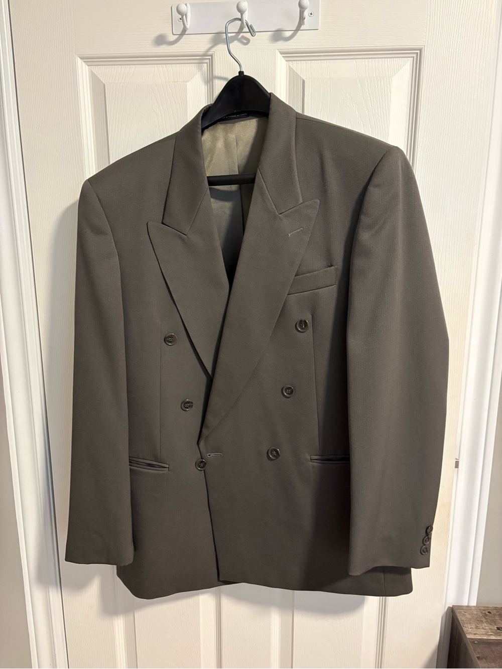 Men's Double-Breasted Olive Blazer with Peak Lapels